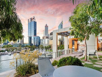 905 / 11 Barrack Square, Perth