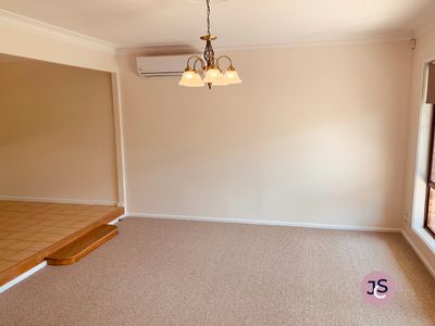 1 Jenny Close, Elermore Vale