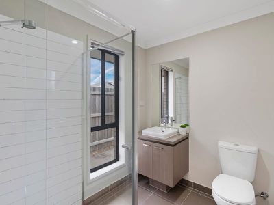 5 Miner Crescent, Pallara