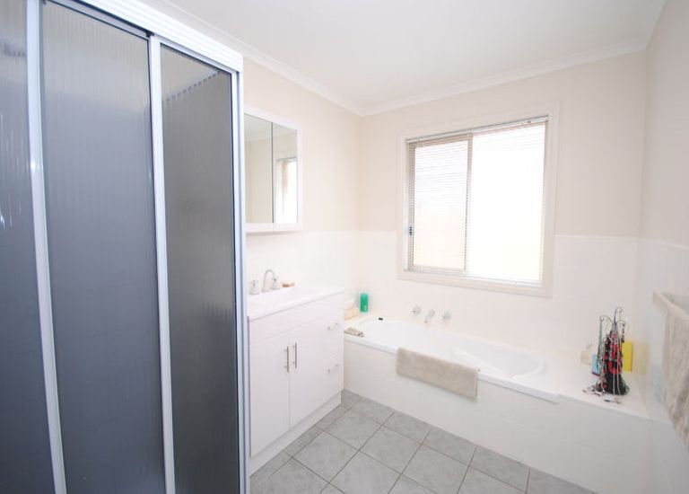 16 Connemara Court, Portland