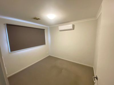 2 / 10 August Street, Werribee