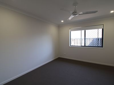 70 Mieka Crescent, Pimpama