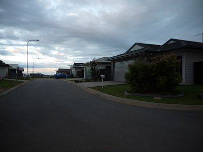 2 Sommerset Drive, Atherton