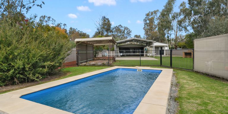 27 Primrose Street, Violet Town
