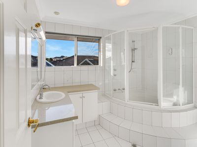 7 Clubb Court, Winthrop