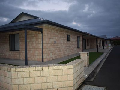 3 / 3 Pawsey Place, Millicent