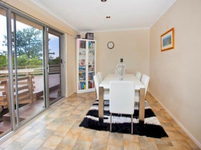 13 Chislehurst  Ave, Figtree