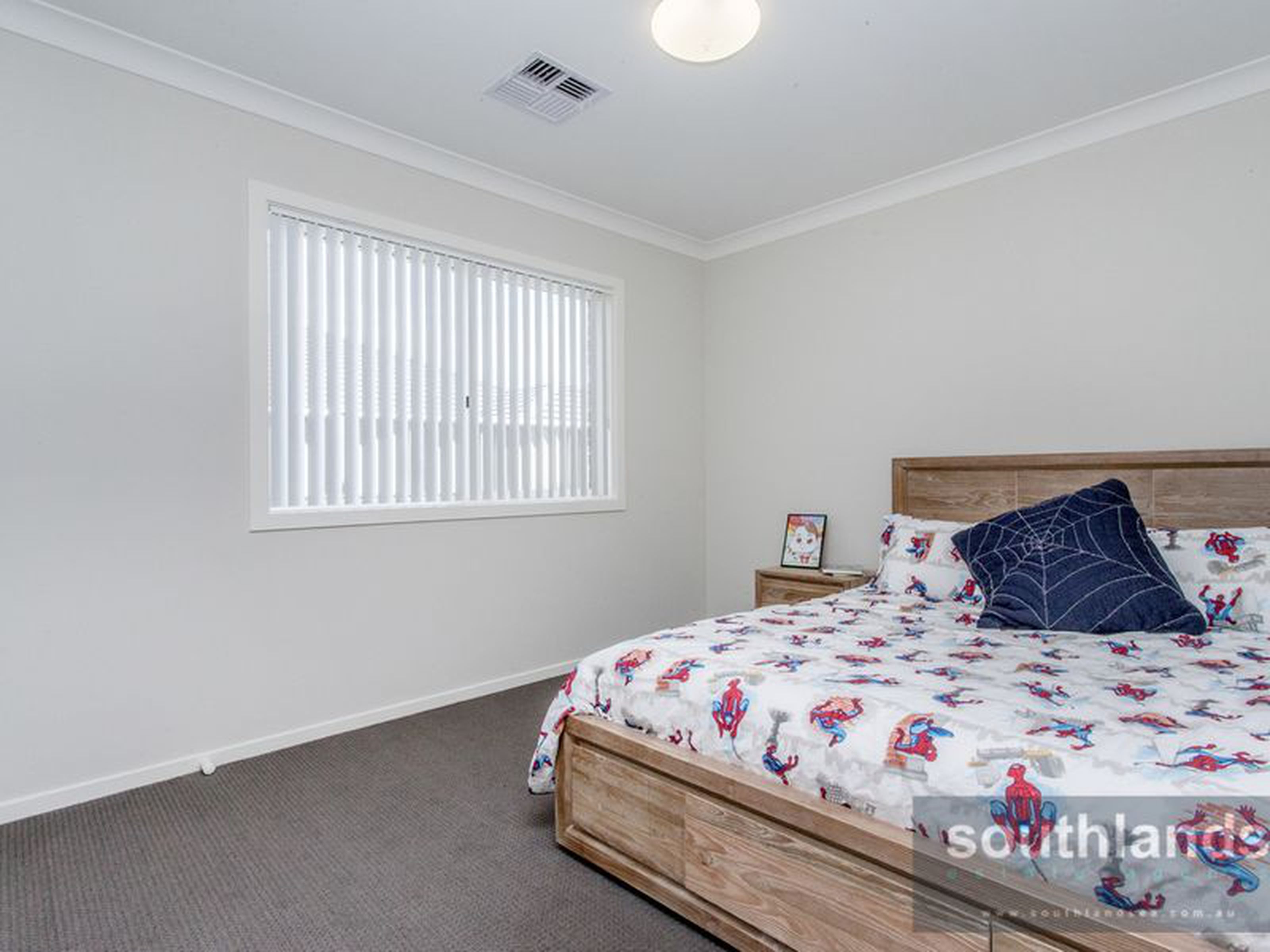 17 Equestrian Circuit, CLAREMONT MEADOWS