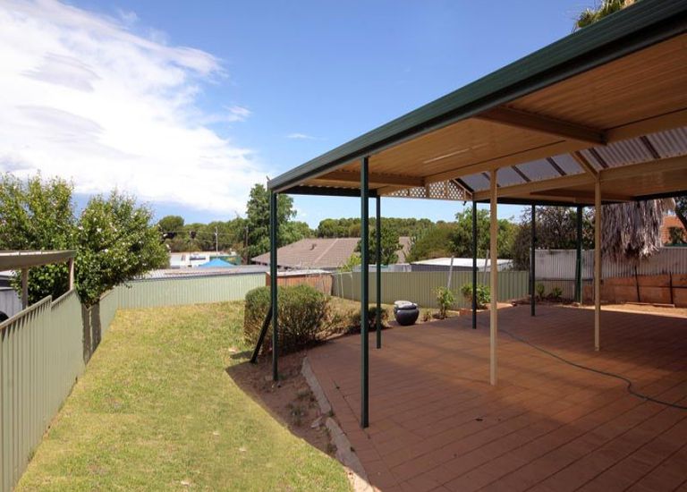 4 Laffers Crescent, Reynella