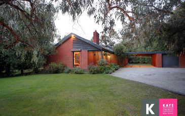 10 Fox Road, Beaconsfield Upper