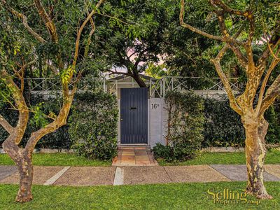 16B Oak Avenue , Surfers Paradise