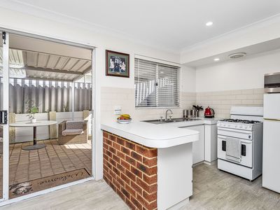 2 / 6 Hammad Street, Palmyra