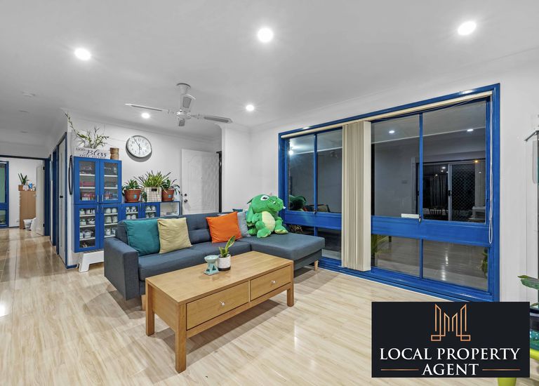 5 Collis Place, Minto