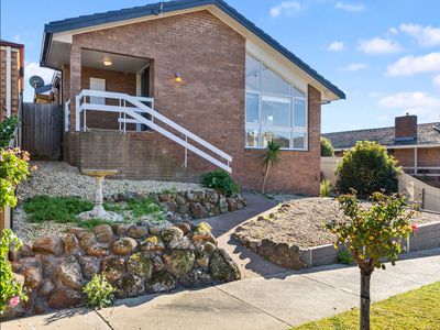 10  Priestley cres , Seymour