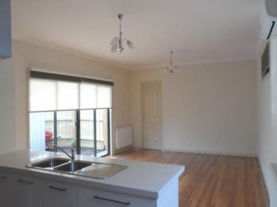 1 / 52 Mount Street, Glen Waverley