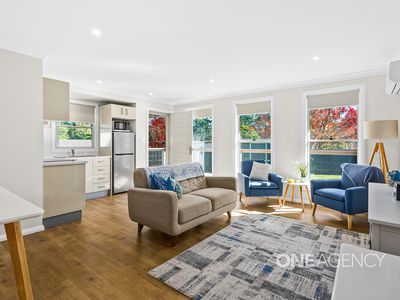 6 Barcoo Circuit, Albion Park