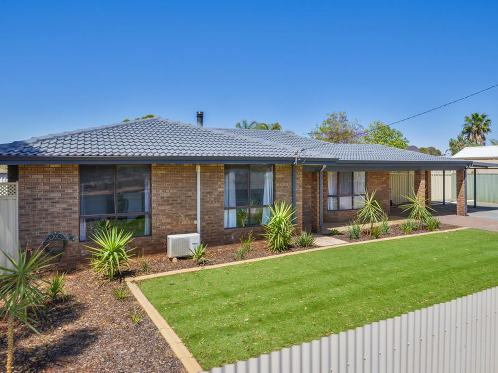 7 St John Grove, Hannans