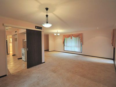 6 Klondyke Place, Newman