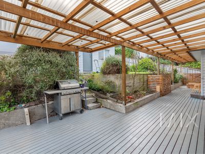 16 Oliver Avenue, Lindisfarne