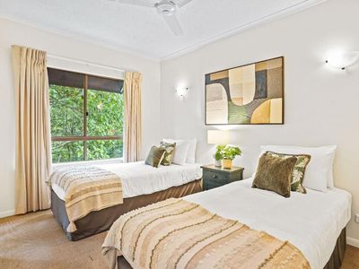 1114 / 2-10 Greenslopes Street, Cairns North