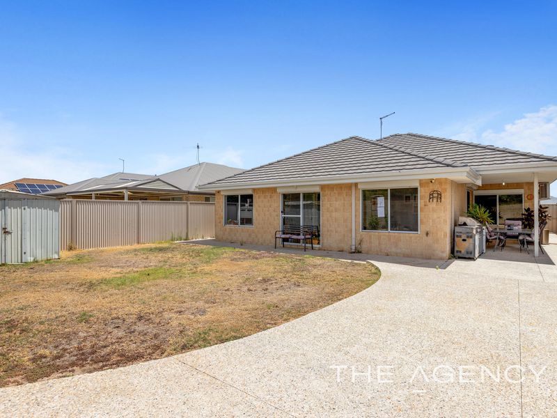 30 Hayeswater Circuit, Waikiki