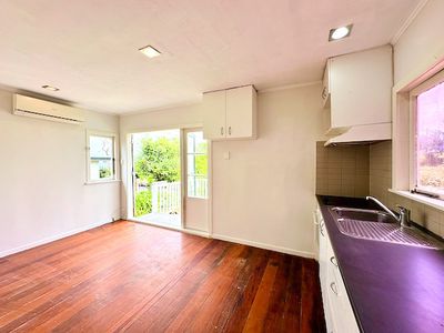 4 McEldowney Road, Titirangi