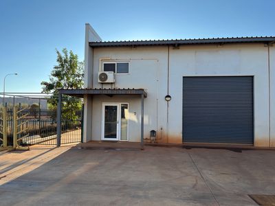 2 / 37 Steel Loop, Wedgefield