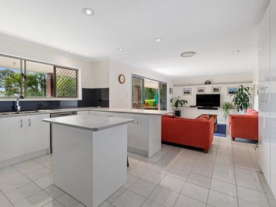 12 Salamander Place, Rochedale South