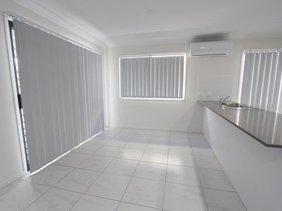 1 / 6 Soho Drive, Deebing Heights