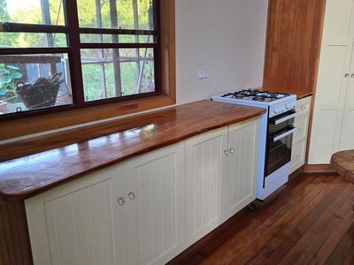 417 Davis Road, Jiggi