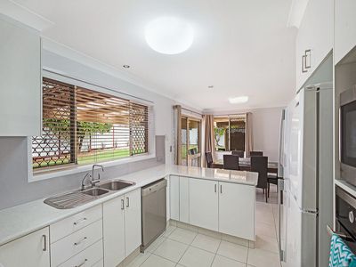 22 Jull Drive, Centenary Heights