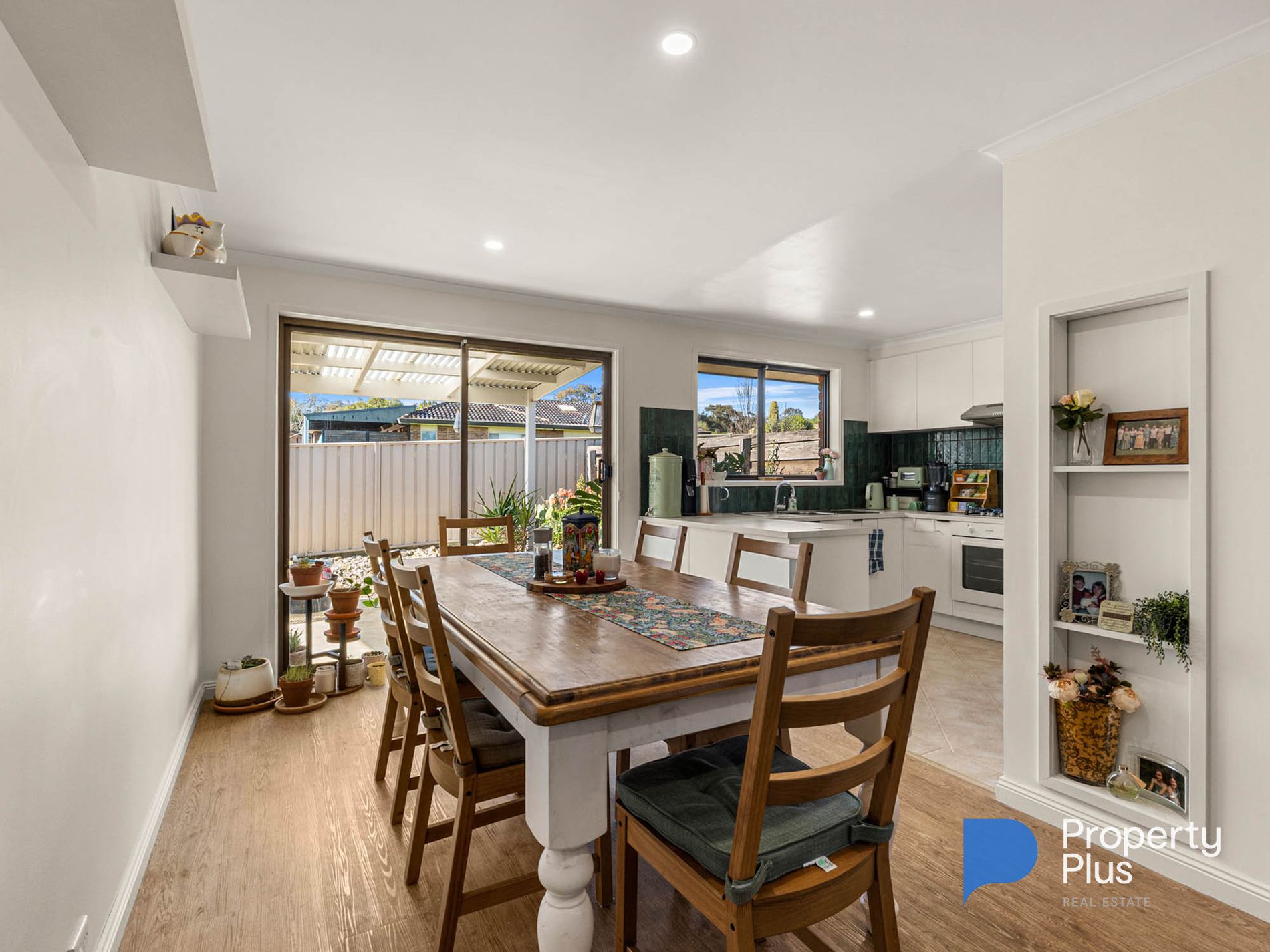 2 / 6 Nandina Court, Strathdale