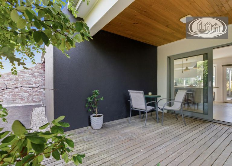 8 Aquarius Court, Portland North