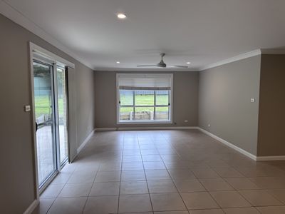 1 The Bounty, Manyana