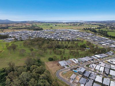 46 Lomandra Crescent, Calderwood