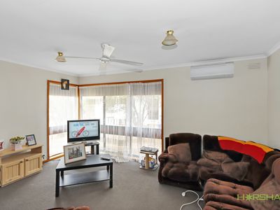 3 Creek Crescent, Horsham