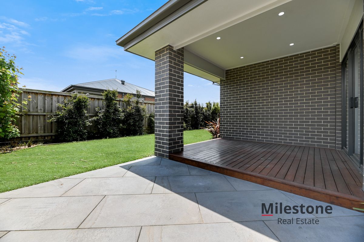 17 King Parrot Blvd, Drouin