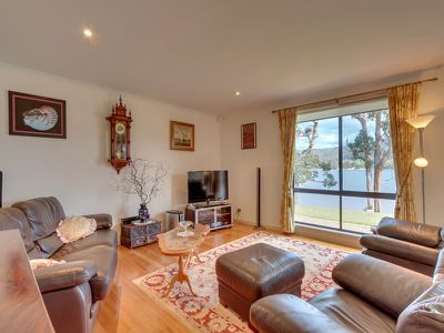 6707 Channel Highway, Deep Bay