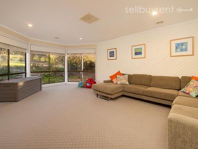23 MCCULLOCH CRESCENT, Wodonga