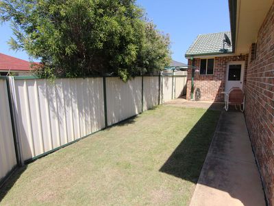 2 / 4 Inaja Place, Forster