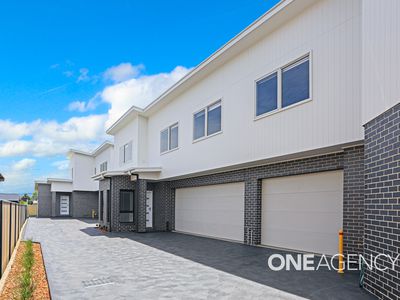 2 / 28 Fisher St, Oak Flats