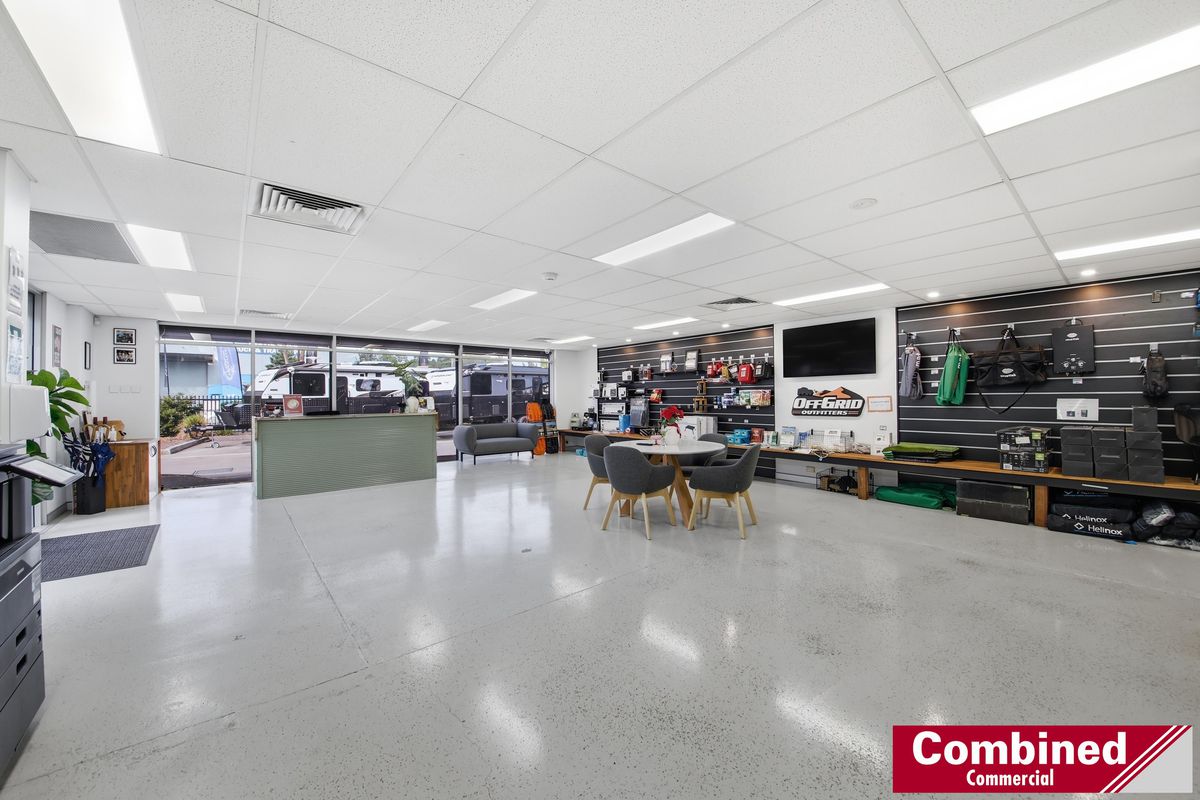 1 & 2 / 2 Samantha Place, Smeaton Grange