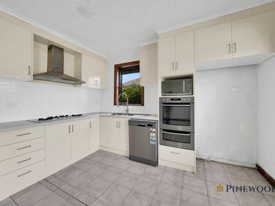 72 Winter Crescent, Reservoir