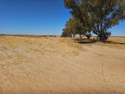 Lot 20053, Hills Road, Warding East