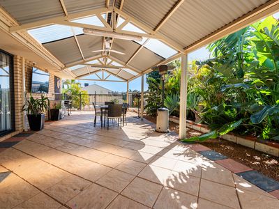 25 Smythe Drive, Broadwood