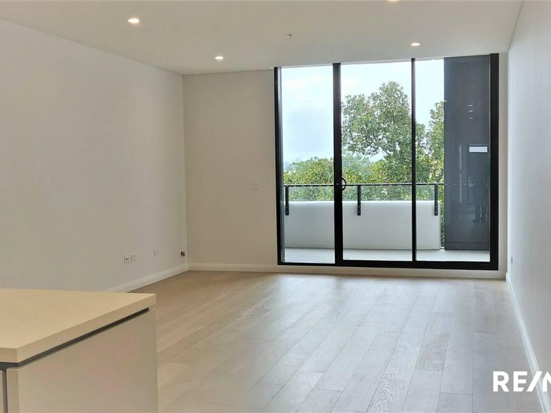 310 / 5 Maple Tree Road, Westmead