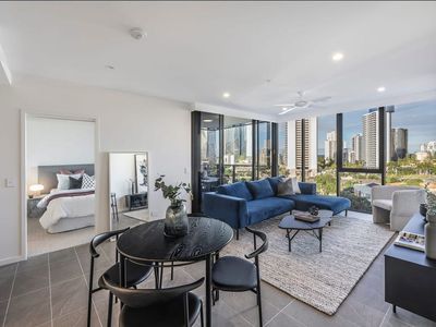 1101 / 15-17 Cannes Ave, Surfers Paradise