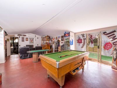 745 Londonderry Road, Londonderry