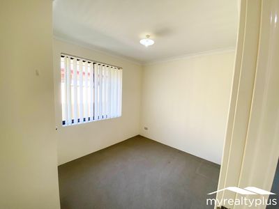 39 Hinchinbrook Avenue, Ridgewood