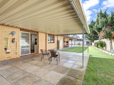 2 Garden Crescent, Murray Bridge